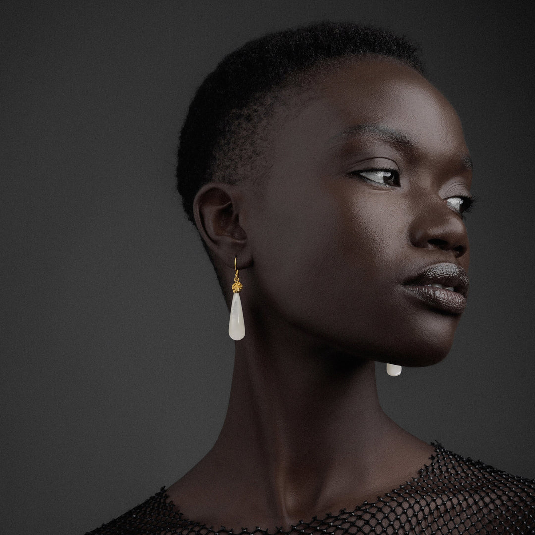 Dangling earrings with black onyx