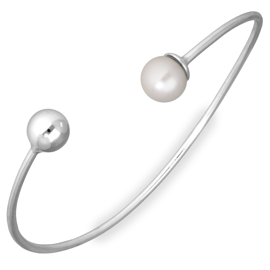 White pearl bracelet