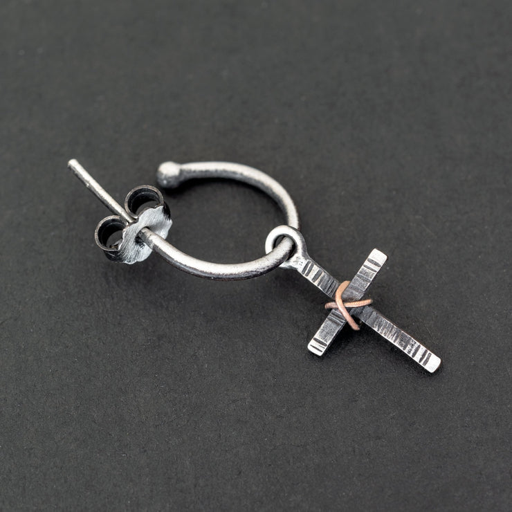 Ανδρικό σκουλαρίκι κρίκος με σταυρό από ασήμι 925 | Emmanuela κόσμημα