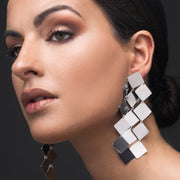 Μεγάλα κρεμαστά σκουλαρίκια | Emmanuela μοντέρνα χειροποίητα κοσμήματα